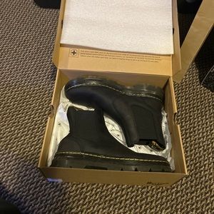 Dr. Martens Embury Chelsea Boot